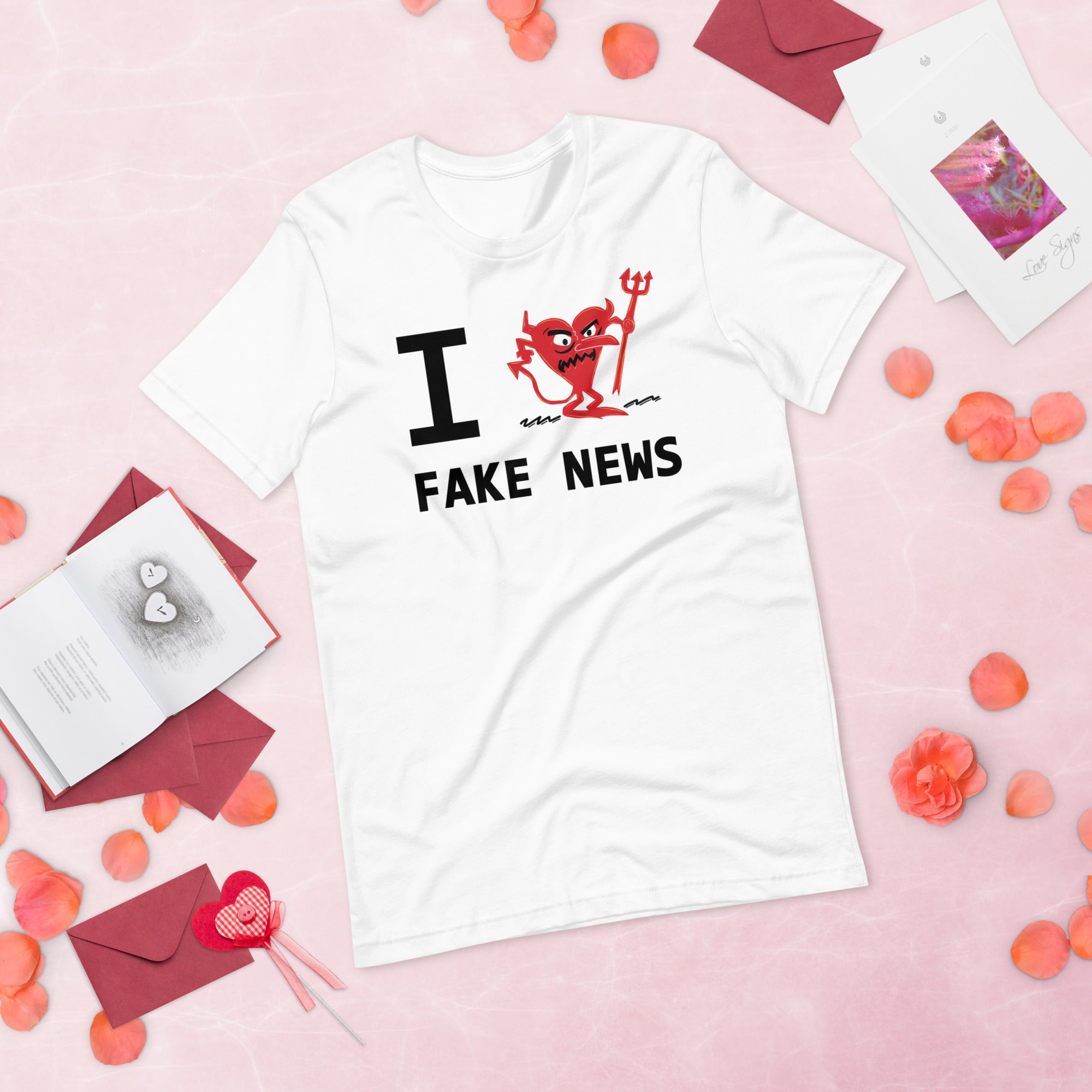 Fake News Unisex t-shirt